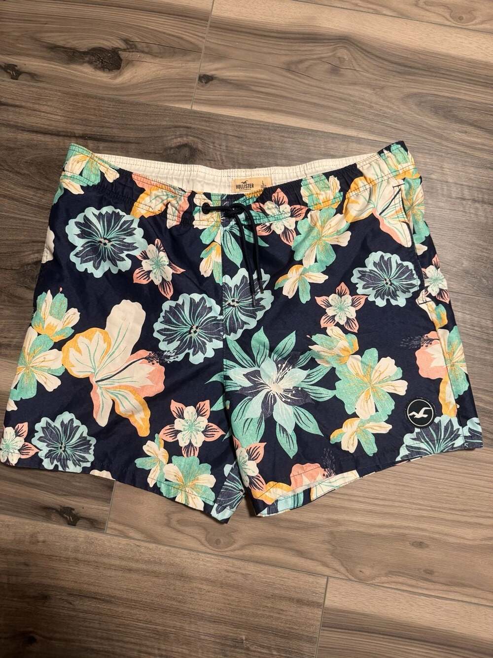 Hollister Men's Floral Print Swim Trunks Size L Navy Blue